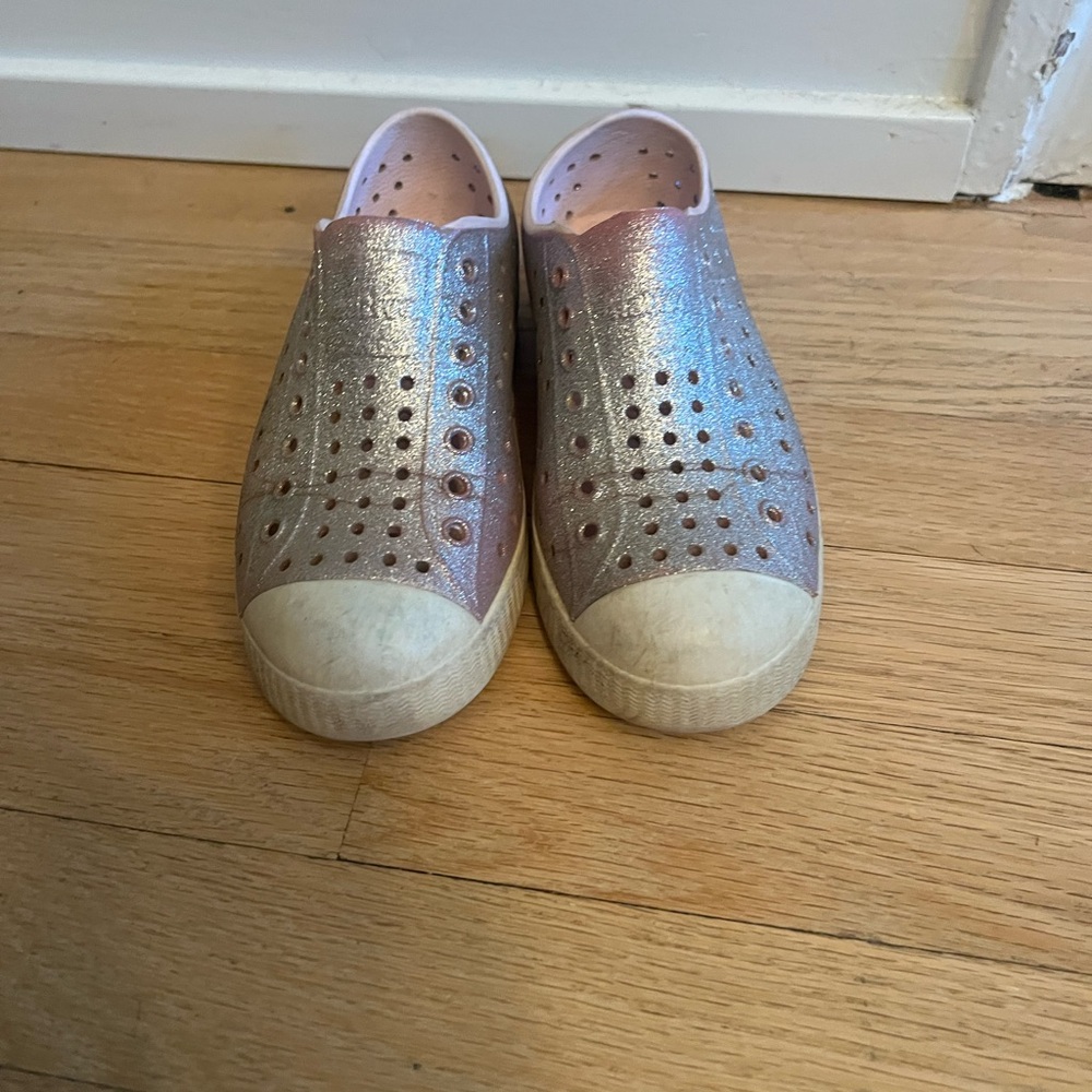Native Shimmering Pink Kids Water Shoes